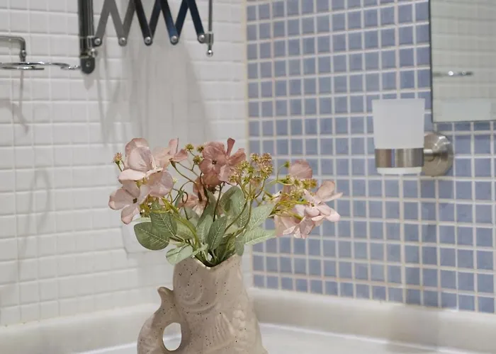 Apartment Sweet Caroline *